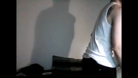 Snapshot of shyboyhugecum2020 chatting on 8, 3, 2025 shyboyhugecum2020 online show from 8, 3, 2025