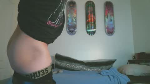 Snapshot of shyboyhugecum2020 chatting on 27, 9, 2025 shyboyhugecum2020 online show from 27, 9, 2025