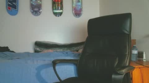 Snapshot of shyboyhugecum2020 chatting on 28, 9, 2025 shyboyhugecum2020 online show from 28, 9, 2025