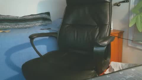 Snapshot of shyboyhugecum2020 chatting on 6, 10, 2025 shyboyhugecum2020 online show from 6, 10, 2025