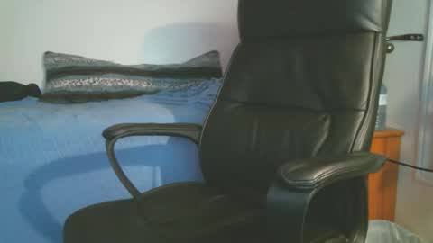 Snapshot of shyboyhugecum2020 chatting on 13, 10, 2025 shyboyhugecum2020 online show from 13, 10, 2025