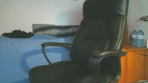 Snapshot of shyboyhugecum2020 chatting on 14, 10, 2025 shyboyhugecum2020 online show from 14, 10, 2025