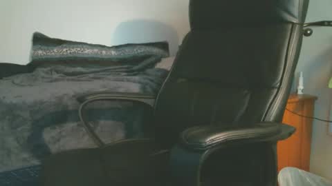 Snapshot of shyboyhugecum2020 chatting on 22, 10, 2025 shyboyhugecum2020 online show from 22, 10, 2025