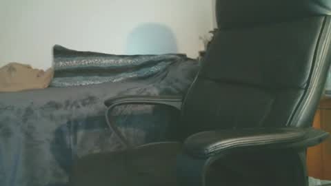 Snapshot of shyboyhugecum2020 chatting on 3, 11, 2025 shyboyhugecum2020 online show from 3, 11, 2025