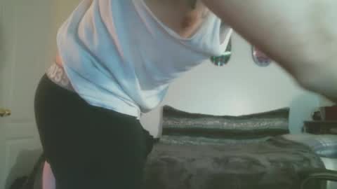 Snapshot of shyboyhugecum2020 chatting on 30, 11, 2025 shyboyhugecum2020 online show from 30, 11, 2025