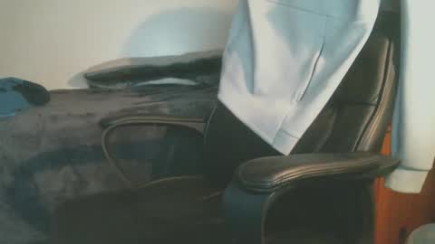 Snapshot of shyboyhugecum2020 chatting on 8, 1, 2026 shyboyhugecum2020 online show from 8, 1, 2026