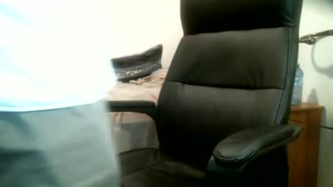 shyboyhugecum2020 online show from 30, 6, 2026