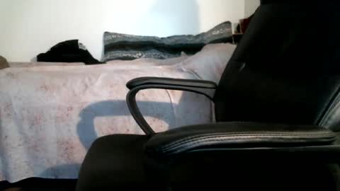 shyboyhugecum2020 online show from 27, 7, 2026