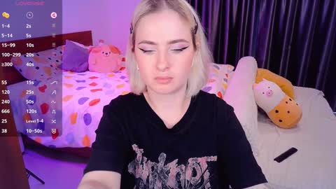 Snapshot of shyfoxxxy chatting on 5, 12, 2024 Effie online show from 5, 12, 2024