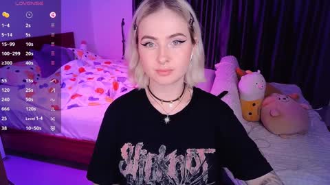 Snapshot of shyfoxxxy chatting on 8, 12, 2024 Effie online show from 8, 12, 2024