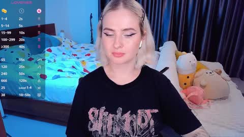 Snapshot of shyfoxxxy chatting on 8, 12, 2024 Effie online show from 8, 12, 2024