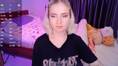 Snapshot of shyfoxxxy chatting on 10, 12, 2024 Effie online show from 10, 12, 2024