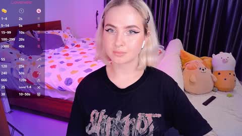 Snapshot of shyfoxxxy chatting on 14, 12, 2024 Effie online show from 14, 12, 2024