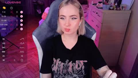 Snapshot of shyfoxxxy chatting on 25, 1, 2025 Effie online show from 25, 1, 2025