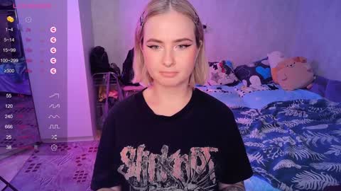 Snapshot of shyfoxxxy chatting on 4, 2, 2025 Effie online show from 4, 2, 2025