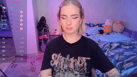 Snapshot of shyfoxxxy chatting on 5, 2, 2025 Effie online show from 5, 2, 2025