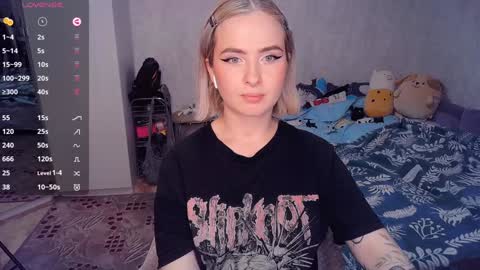 Snapshot of shyfoxxxy chatting on 5, 2, 2025 Effie online show from 5, 2, 2025