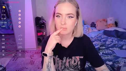 Snapshot of shyfoxxxy chatting on 9, 2, 2025 Effie online show from 9, 2, 2025