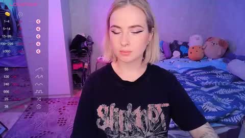 Snapshot of shyfoxxxy chatting on 10, 2, 2025 Effie online show from 10, 2, 2025