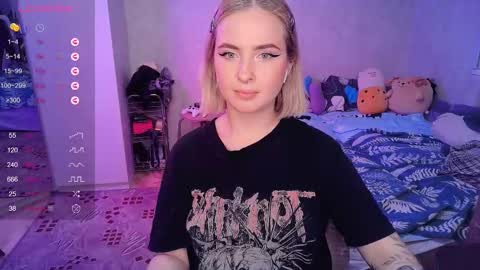 Snapshot of shyfoxxxy chatting on 10, 2, 2025 Effie online show from 10, 2, 2025