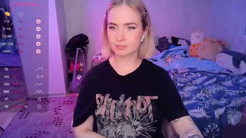 Snapshot of shyfoxxxy chatting on 13, 2, 2025 Effie online show from 13, 2, 2025