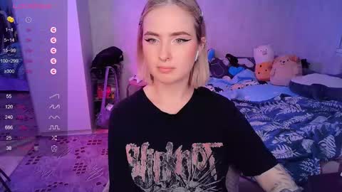 Snapshot of shyfoxxxy chatting on 14, 2, 2025 Effie online show from 14, 2, 2025