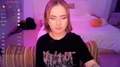 Snapshot of shyfoxxxy chatting on 27, 2, 2025 Effie online show from 27, 2, 2025