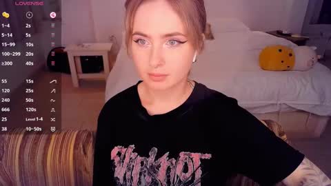 Snapshot of shyfoxxxy chatting on 3, 3, 2025 Effie online show from 3, 3, 2025