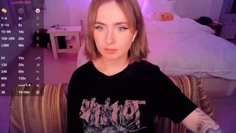 Snapshot of shyfoxxxy chatting on 4, 3, 2025 Effie online show from 4, 3, 2025