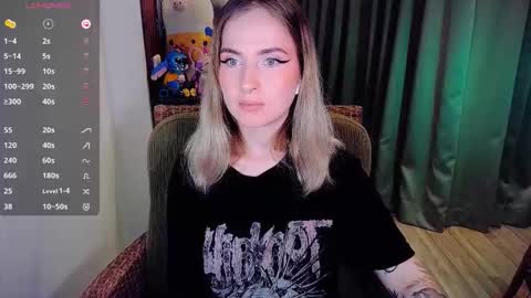 Snapshot of shyfoxxxy chatting on 26, 9, 2025 Effie online show from 26, 9, 2025