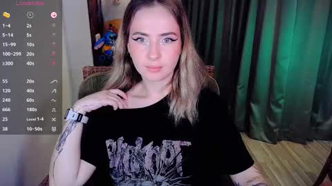 Snapshot of shyfoxxxy chatting on 30, 9, 2025 Effie online show from 30, 9, 2025