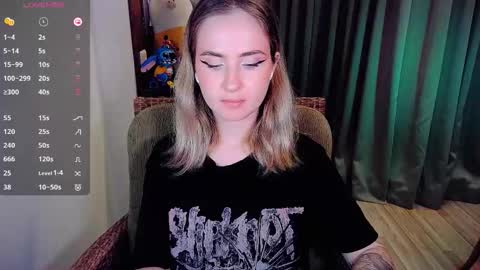 Snapshot of shyfoxxxy chatting on 7, 10, 2025 Effie online show from 7, 10, 2025