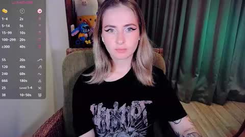 Snapshot of shyfoxxxy chatting on 9, 10, 2025 Effie online show from 9, 10, 2025