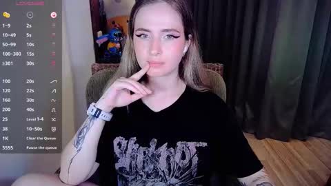 Snapshot of shyfoxxxy chatting on 18, 10, 2025 Effie online show from 18, 10, 2025