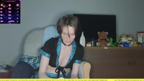 Snapshot of shyohiogirl chatting on 6, 2, 2025 Hippie online show from 6, 2, 2025