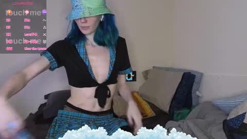 Snapshot of shyohiogirl chatting on 17, 3, 2026 Hippie online show from 17, 3, 2026