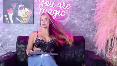 siamarlin online show from 9, 5, 2026