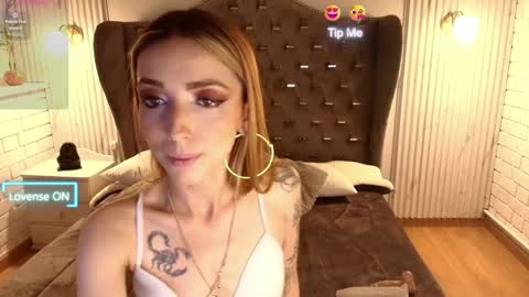 Snapshot of sidneyy_love chatting on 11, 9, 2025 sidneyy_love online show from 11, 9, 2025