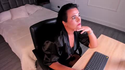 Siena Rosewood online show from 21, 11, 2025