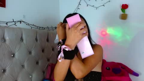 Snapshot of sienna_lorens chatting on 6, 1, 2026 Amber online show from 6, 1, 2026