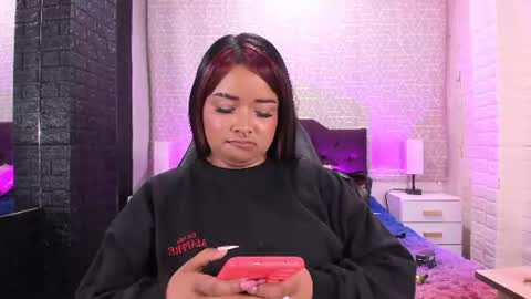 sienna_lux01 online show from 22, 7, 2026