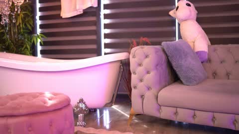 Sienna online show from 19, 9, 2025