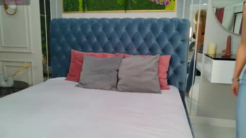 Sienna online show from 15, 12, 2025