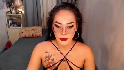 Snapshot of sierrafina_mcbride chatting on 19, 12, 2025 Sierrafina online show from 19, 12, 2025