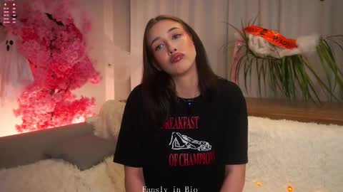 Eva  online show from 31, 10, 2025