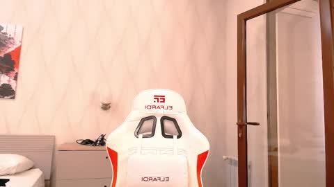 silk_ann online show from 15, 10, 2025