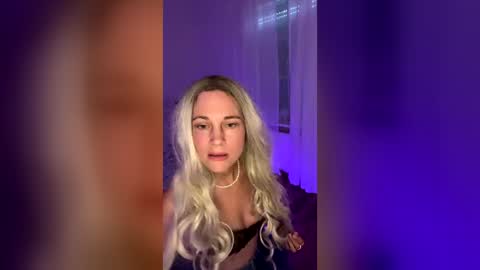 Snapshot of silkycherie chatting on 7, 7, 2026 Blonde dream online show from 7, 7, 2026