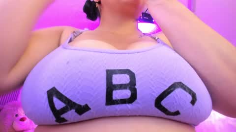 SIlvana  online show from 7, 5, 2026