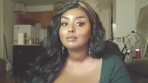 Snapshot of siminfox chatting on 7, 11, 2025 Simin Fox online show from 7, 11, 2025