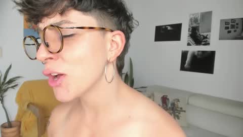 Sim. online show from 10, 2, 2025